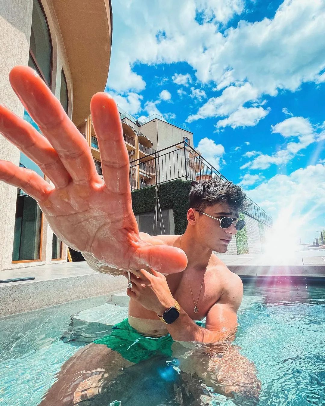 versace范思哲秀场,范思哲新模特