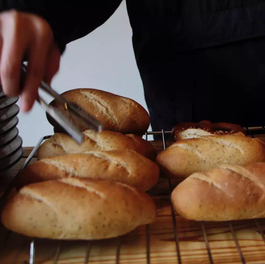 我们找到了重庆最用心的咖啡师，就在这间10㎡的小店里