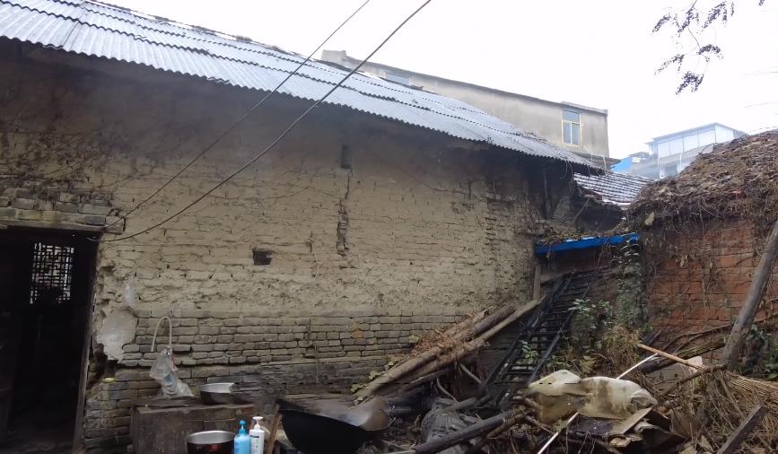 旧阜阳宁半城，宁氏后人的百年老宅，如今成为租客的厨房