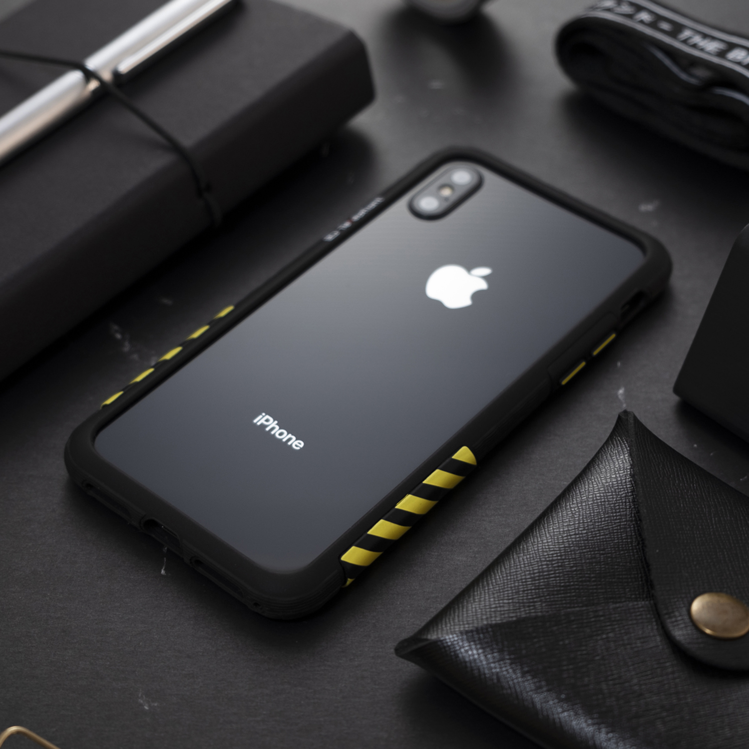 苹果xs防蓝光,苹果xs现在还值得购买吗