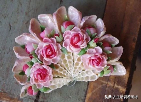 在贝壳里做上好看的装饰,简单的贝壳的工艺品