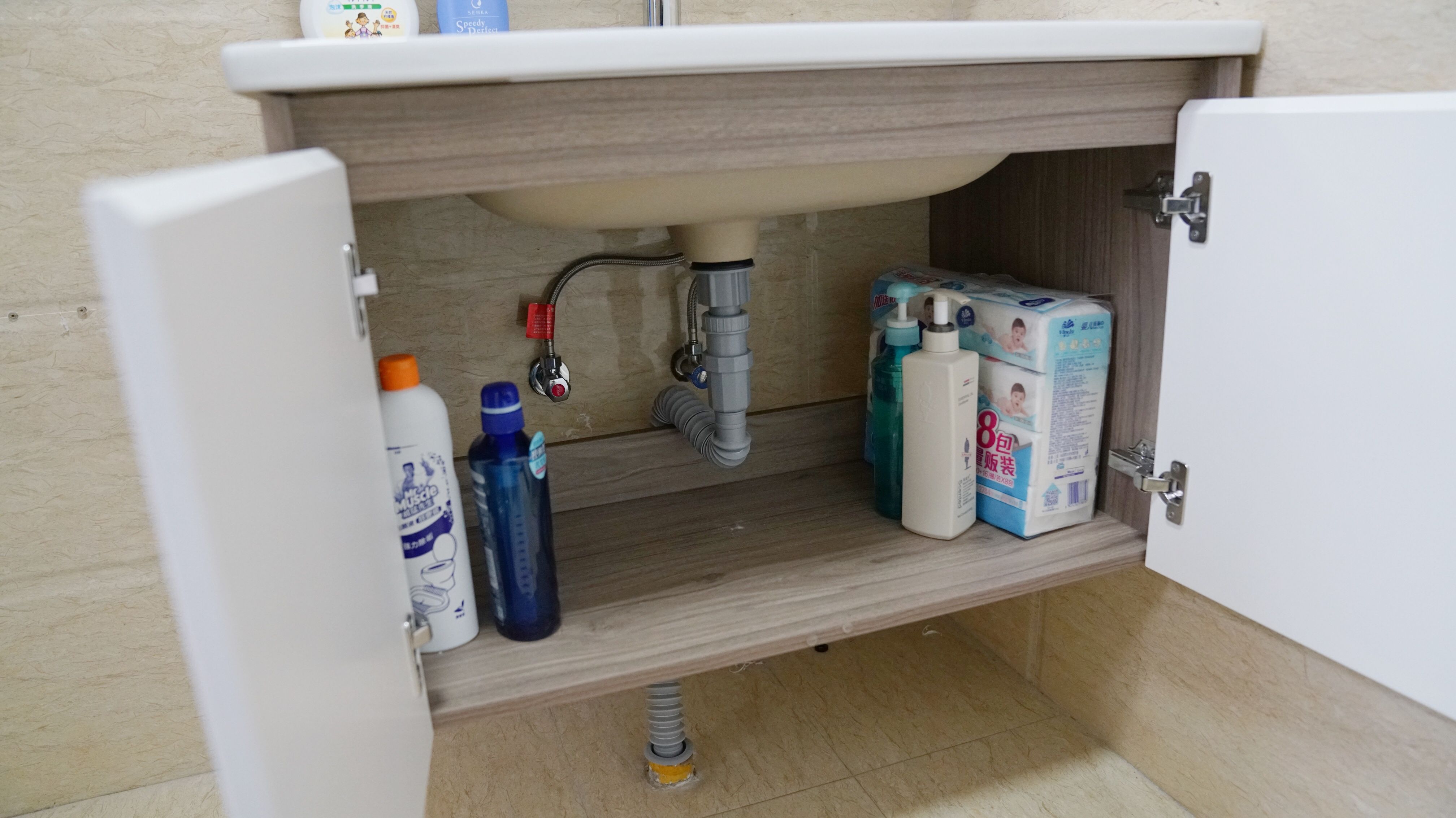 智能镜柜和普通镜柜哪个更实用,镜柜能换智能镜吗