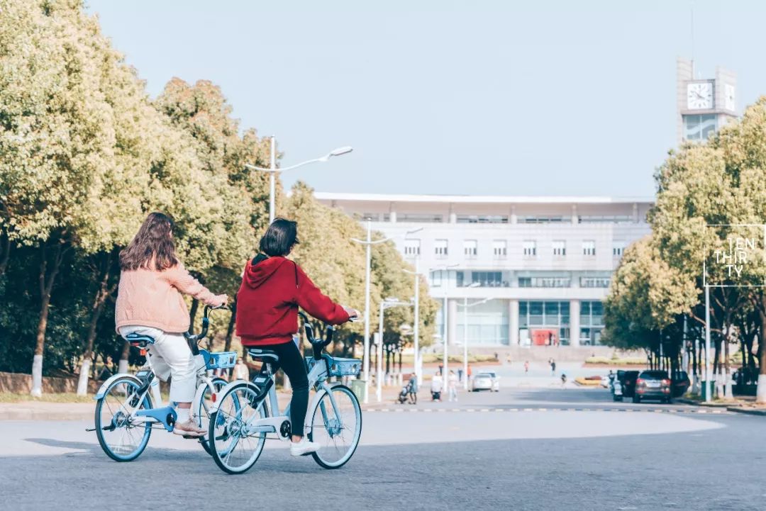 湖北经济学院为什么叫藏龙岛,湖北经济学院在江夏藏龙岛吗