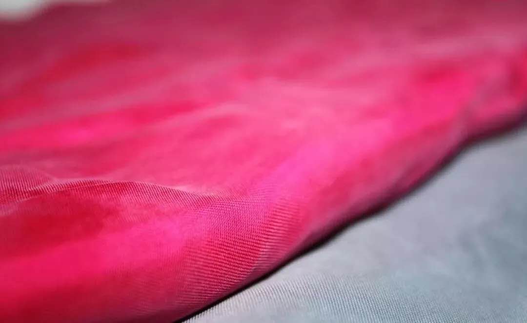 炎热夏天穿什么材质衣服舒服凉快,炎热夏天穿什么面料好