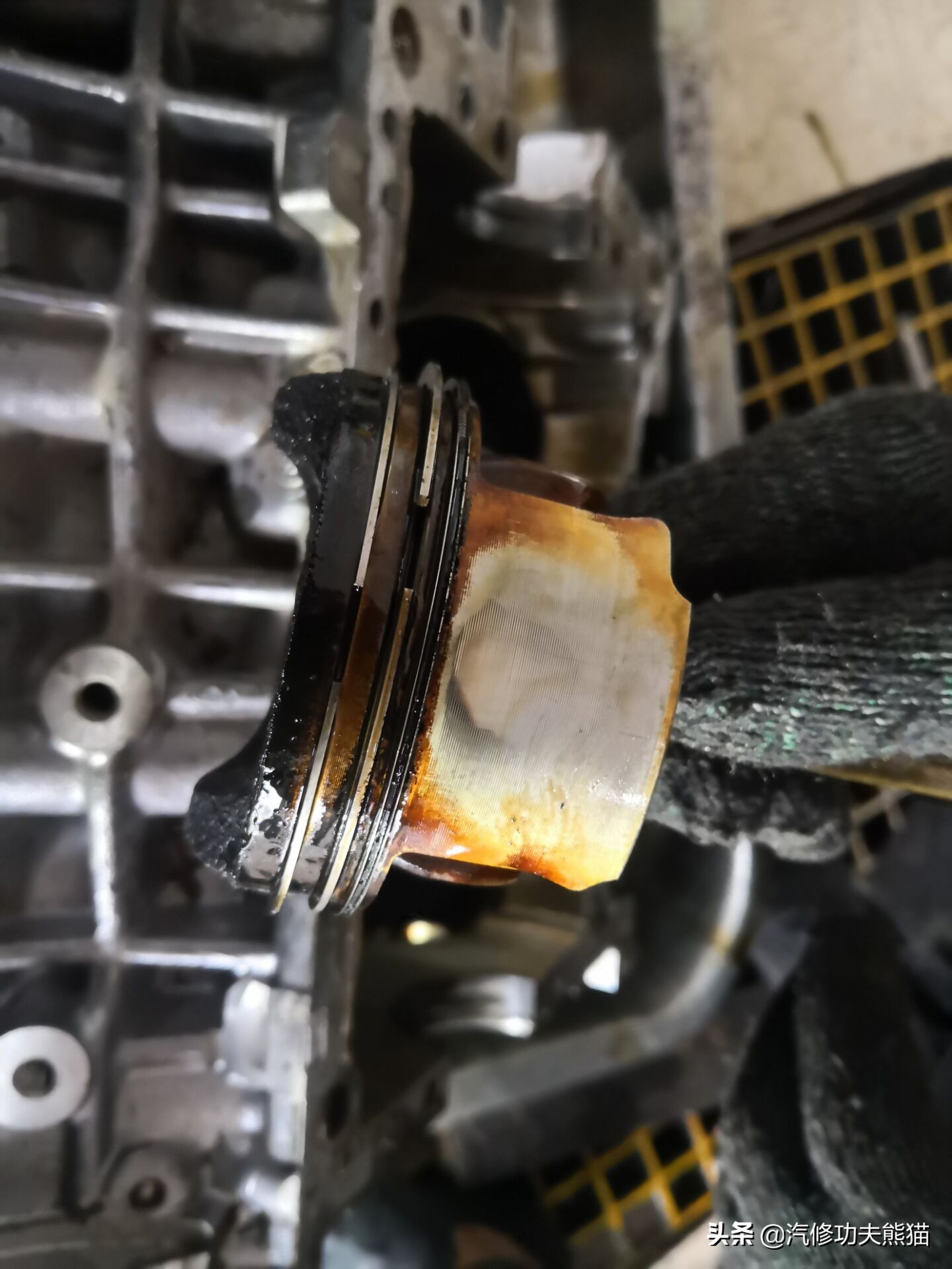 只因修烧机油却被人修到残废！4S拒修！一台奥迪Q7的重生路