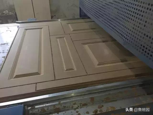 定制柜门开胶了怎么办,柜门贴皮开胶怎么处理