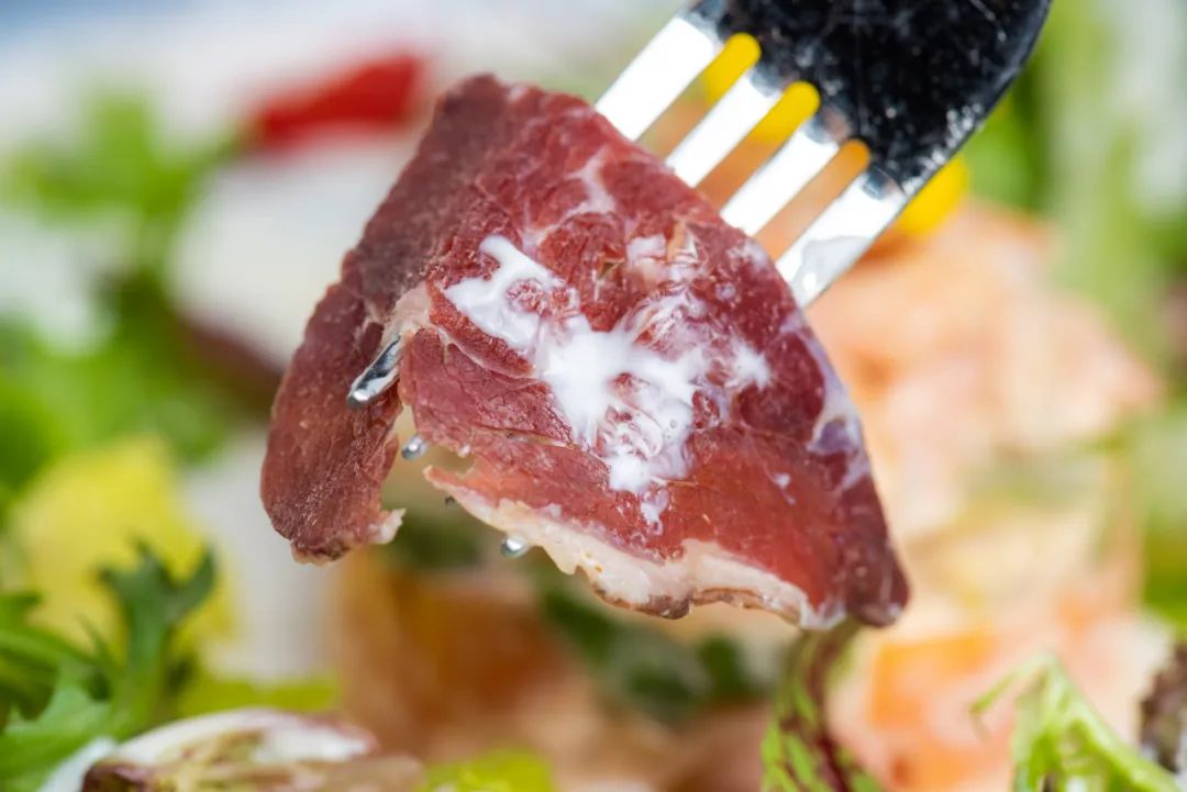 之心城这家餐厅堪称“西餐界CHANEL”，小姐姐们都抢着去