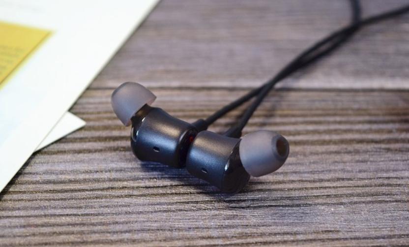 最新款防水挂脖式蓝牙耳机,100多头戴式蓝牙耳机推荐防水