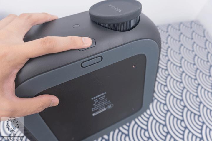 深圳小伙的快乐出租屋（上）：千元1080P投影+头戴蓝牙耳机