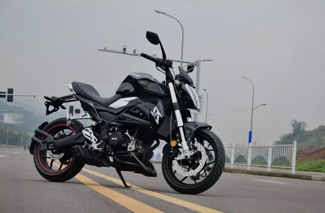 新感觉双缸250街车,国产双缸250摩托车最强推荐