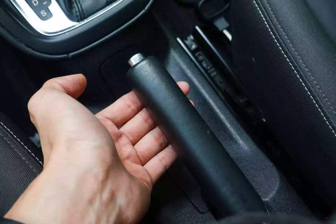 买车可以加装hud抬头显示吗,加装hud抬头显示对车有影响吗