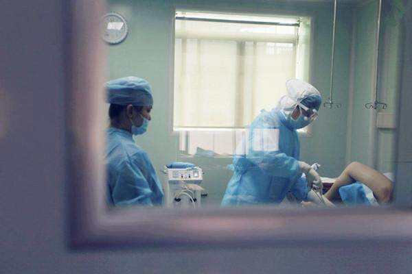 怀孕超过三个月医院不让引产吗,怀孕超过28周不能引产吗