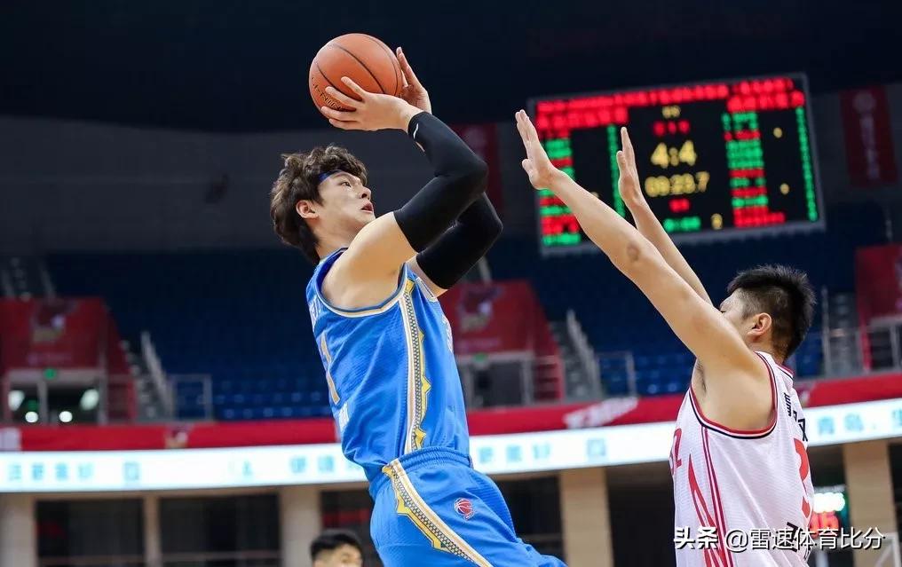周琦cba生涯总篮板,只手遮天球场片段