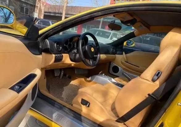 小伙50万买辆二手法拉利360，2005年上牌，3.6L引擎声浪依旧浑厚