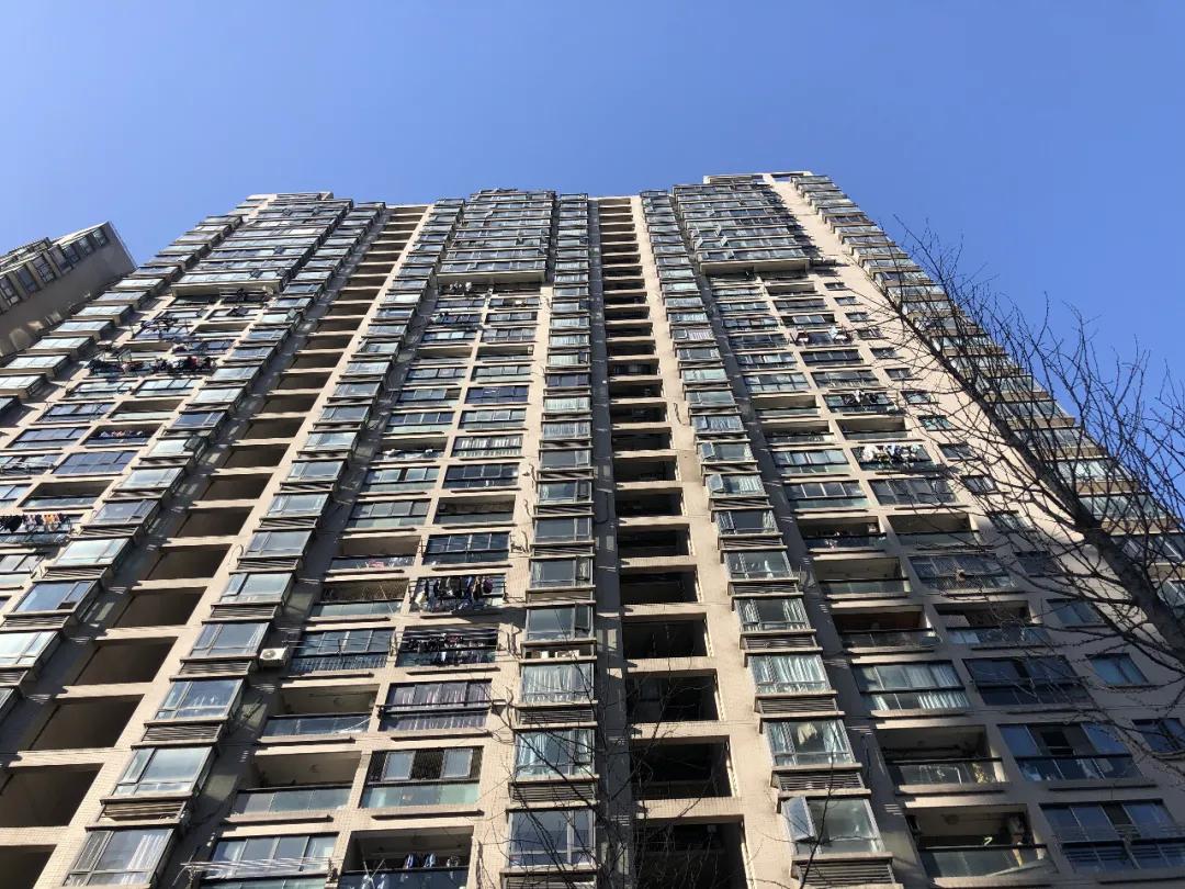 落寞！曾风靡杭州的“国际滨”一线江景房，如今许多只能卖4万+