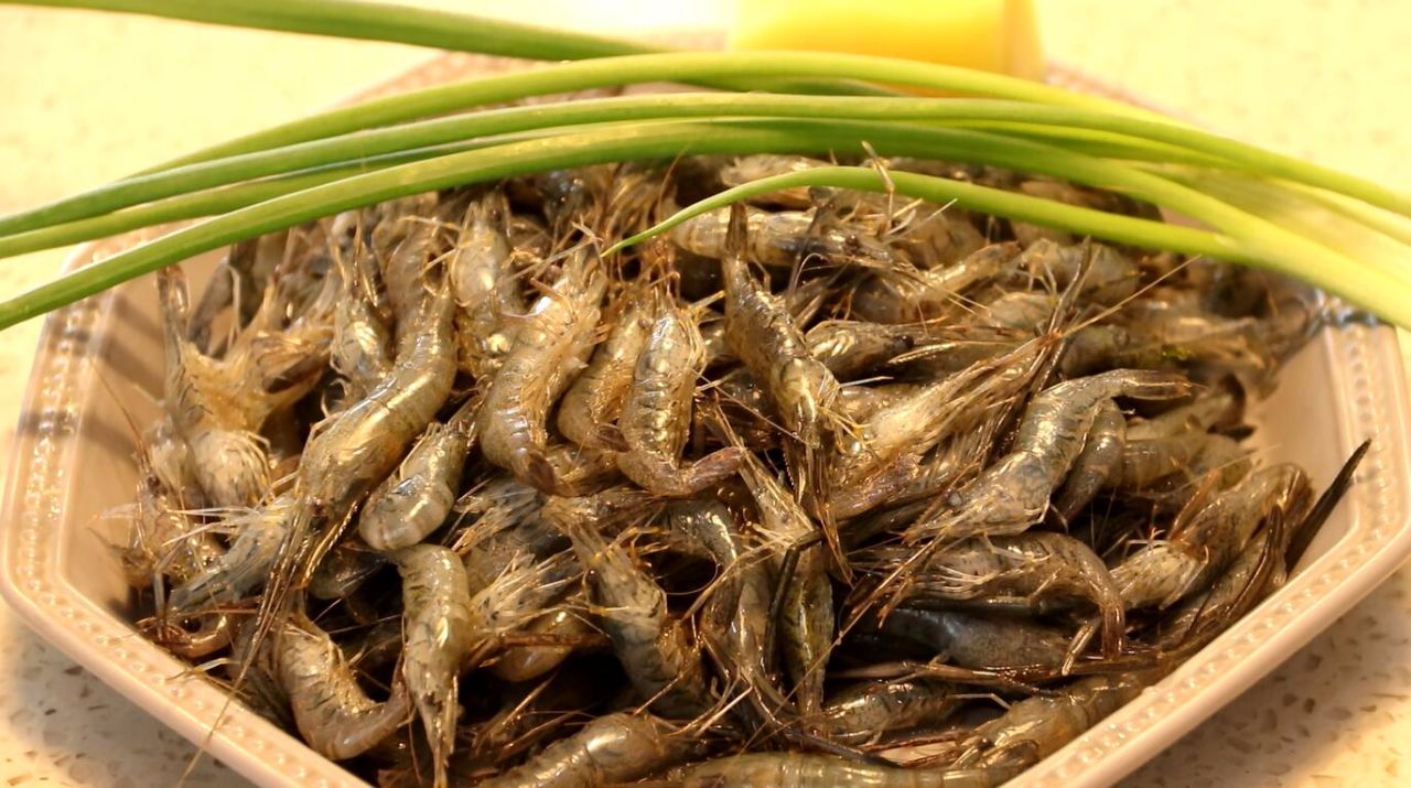 千岛湖葱油小河虾和油爆小河虾,小河虾的处理方法与做法