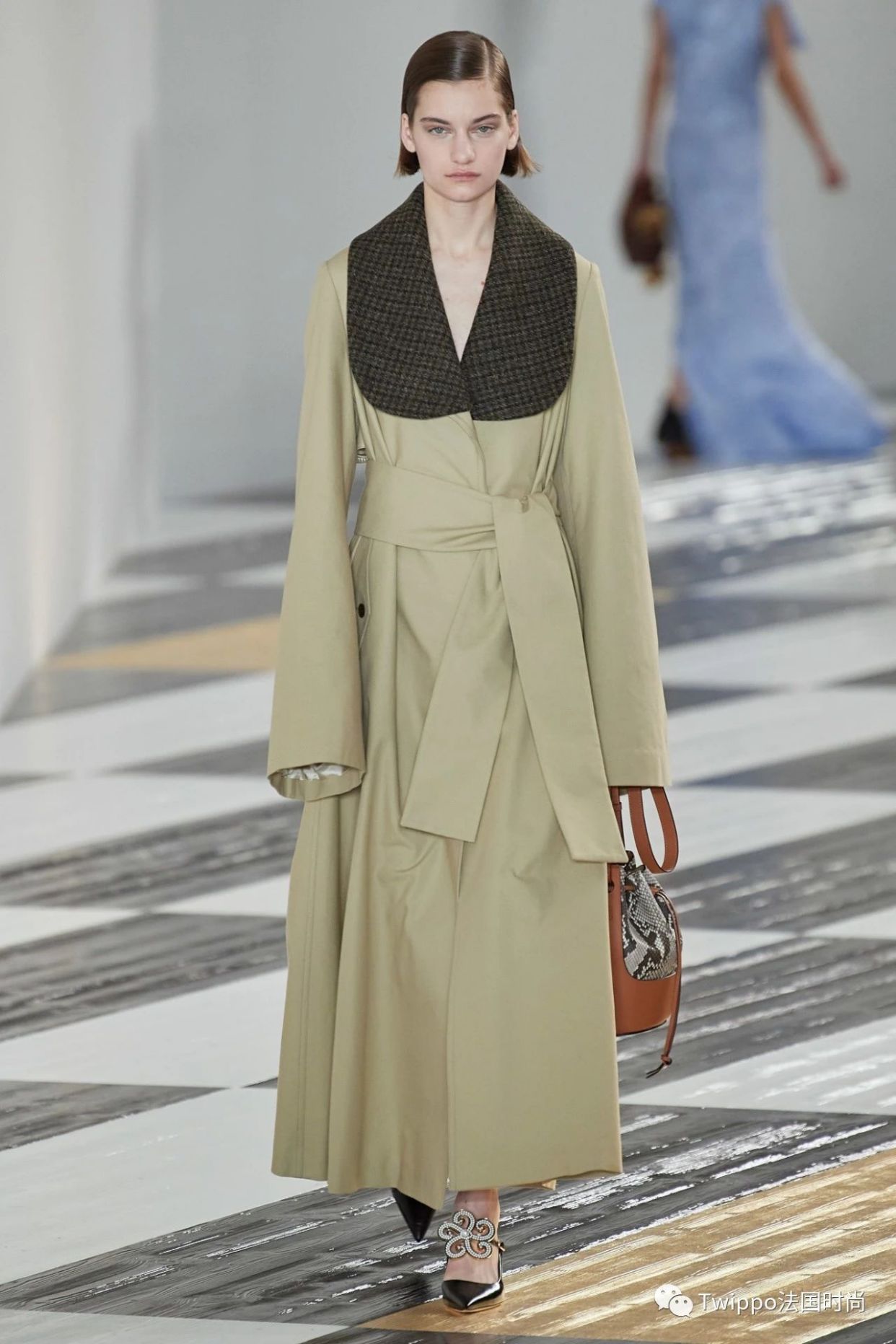 2020秋冬巴黎时装周givenchy秀场 (jacquemus 2020巴黎时装周秀场)