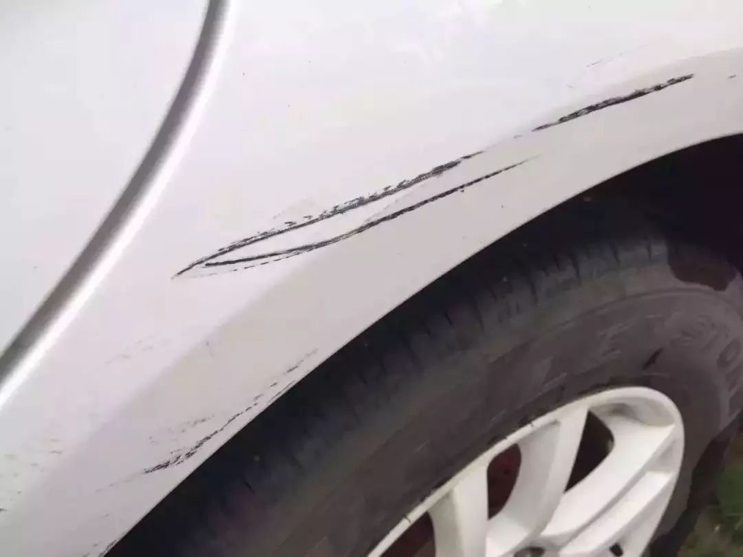 汽车剐蹭了一点漆修一下多少钱,汽车剐蹭掉漆多少钱