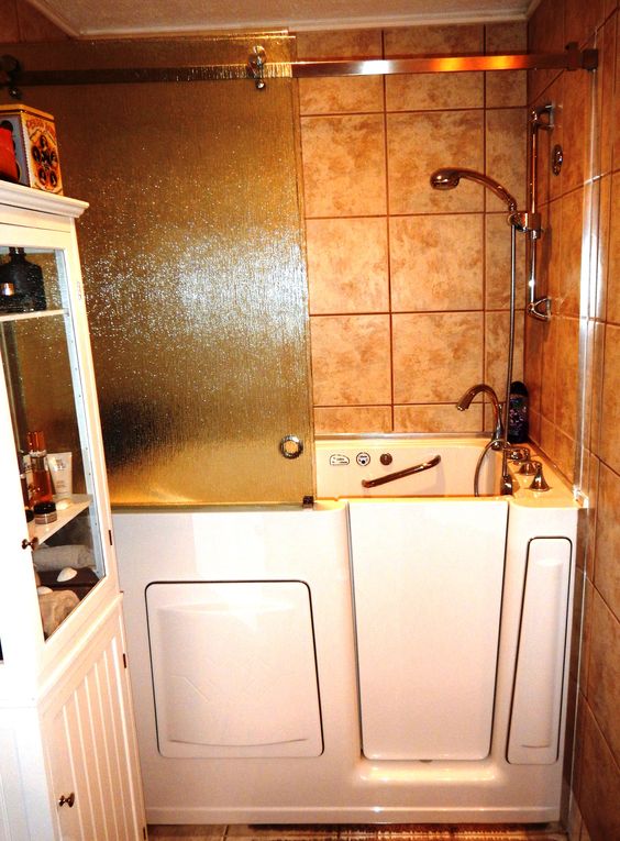 坐式浴缸有必要吗,坐式浴缸与躺式浴缸