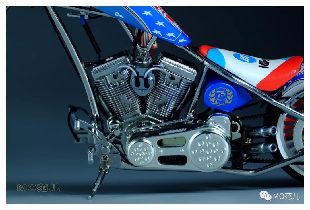 想试试用蓝色“焊”住你的眼睛是什么感受吗？