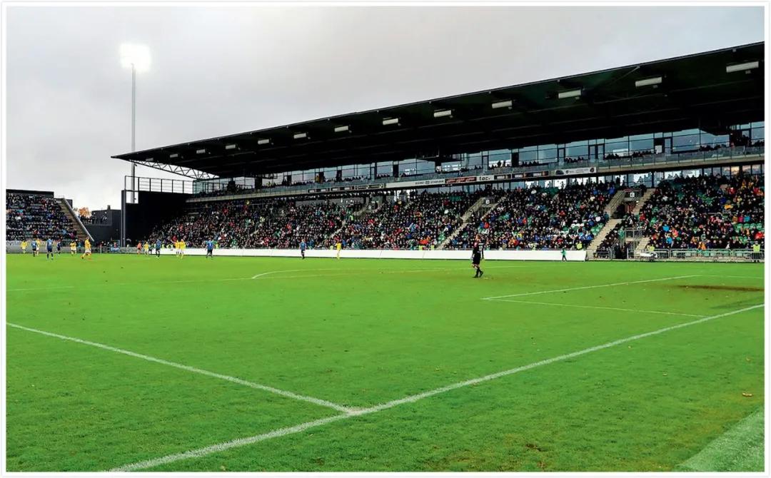 在这里，球迷的掌声从未停息