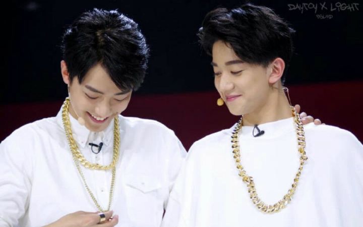 考古x玖少年团肖战在录音棚录歌,肖战x玖考古完整视频