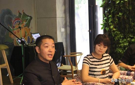 靠一根扁担起家，小摊贩成西南水果大王！年入18亿，打入17城市