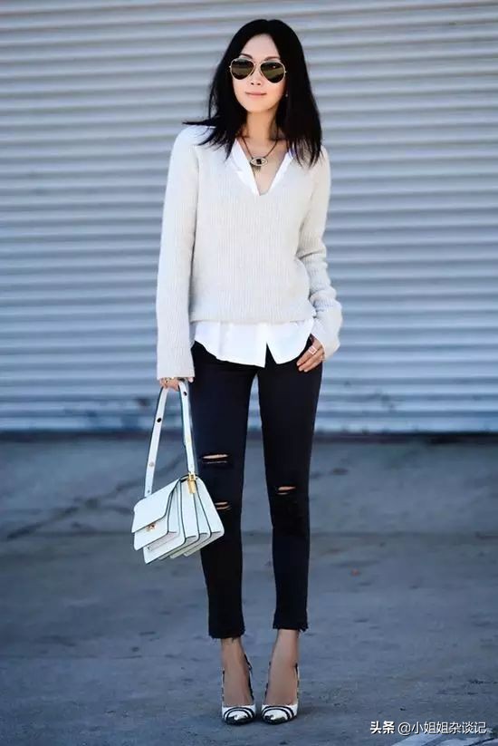 v领毛衣慵懒风显白显瘦,显瘦又百搭全靠这件v领毛衣