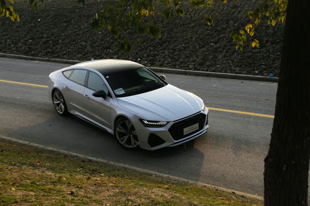 燃油车的魅力奥迪rs7,中国首台奥迪rs7-r