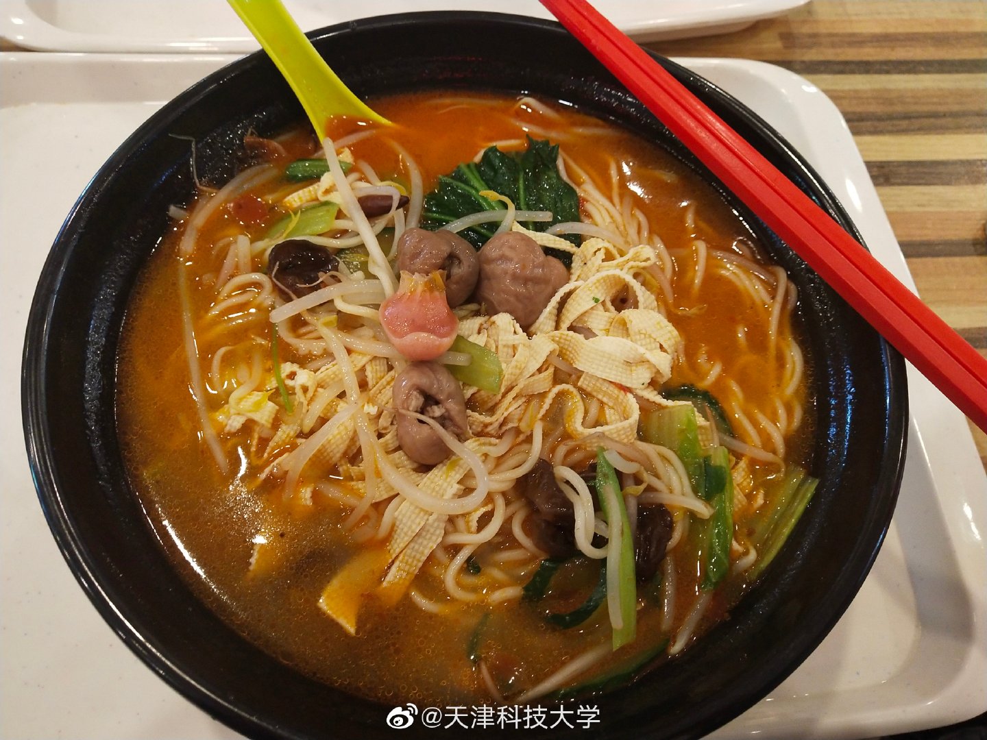 天津最馫大学食堂:晚上吃啥?给你安排的明明白白