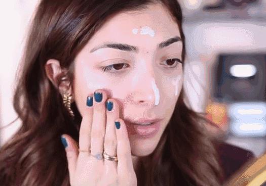 36岁的张钧甯“冻龄”人设不保？眼纹遮不住，周迅也有这个问题？