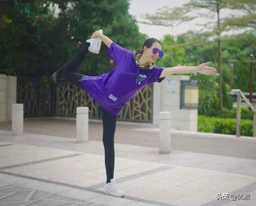 不管生几胎都可以恢复的瑜伽动作,怀孕可以做一字腿瑜伽吗