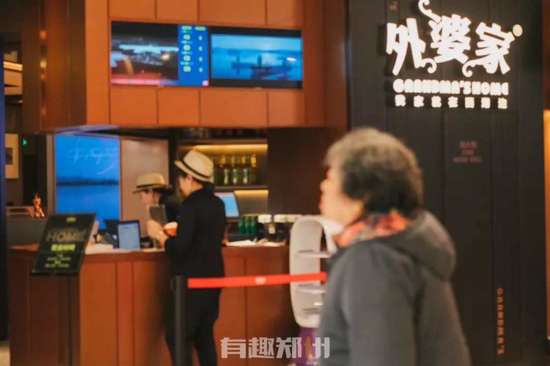 实地测评,周末被挤爆的郑州建业凯旋广场,到底有什么好逛的?