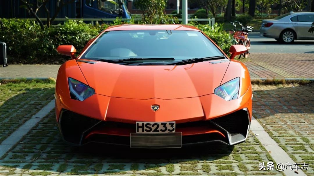 价值一亿的法拉利拉法,价值1亿元钱的白色法拉利拉法