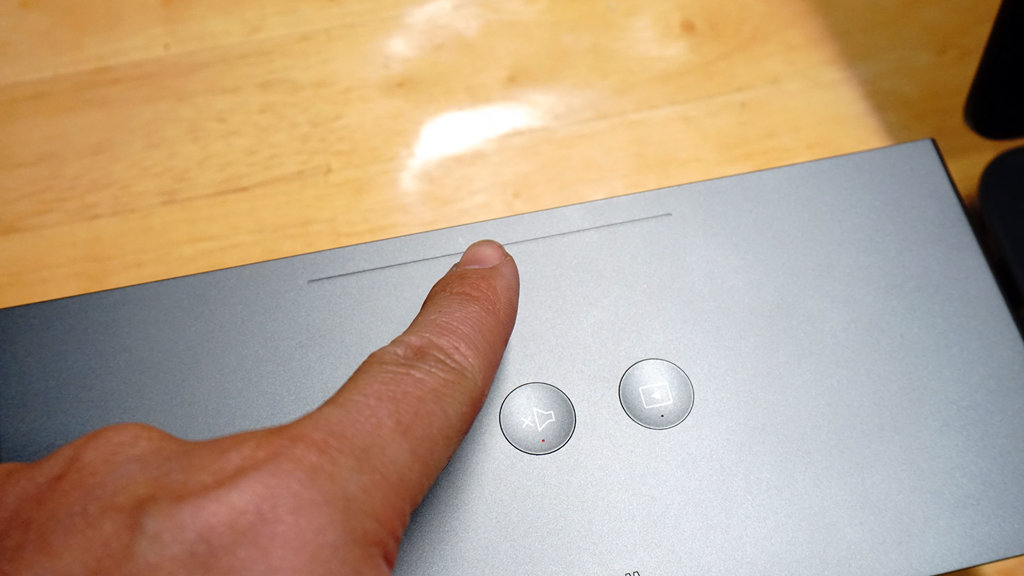 客厅用投影仪代替电视机好不好,客厅电视机和投影仪