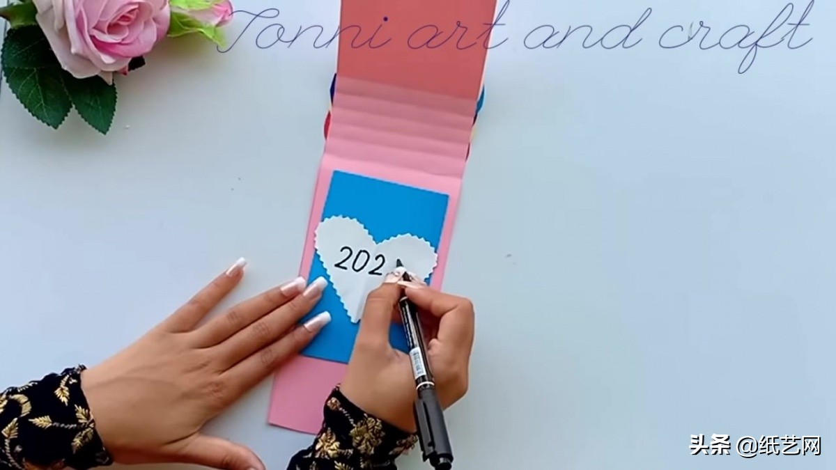 新年贺卡用卡纸还是彩纸,一看就会的超简单手工新年贺卡