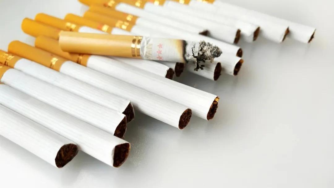 如果在高铁上抽烟会影响什么,在高铁上不想抽烟