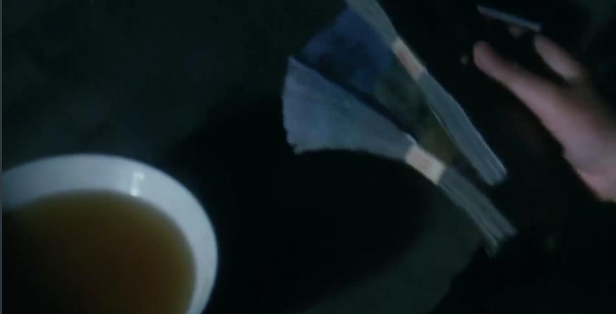 农村女人被家暴老人拿出两百万,农村女人被家暴老板拿出200万