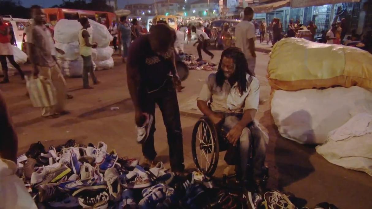 非洲人有多爱穿二手衣？每年进口三万吨，卖得比新衣服还火爆