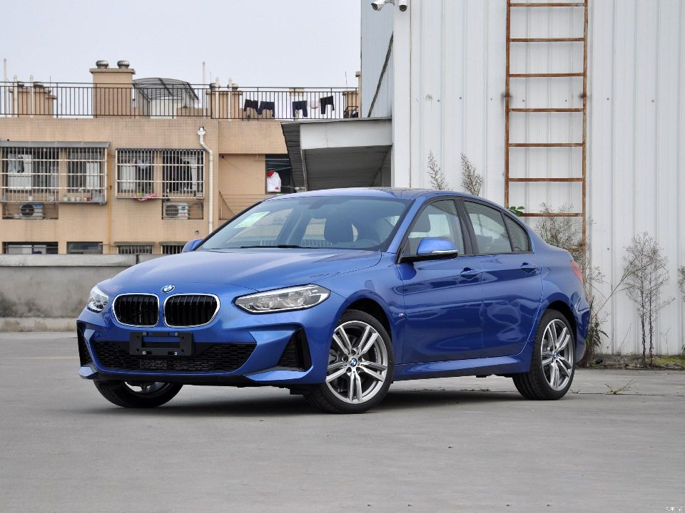 宝马1系真的很丢人吗,宝马1系和思域哪个更值得买