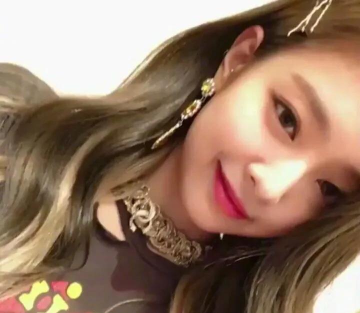 韩国人打耳洞位置低,韩国人打耳洞