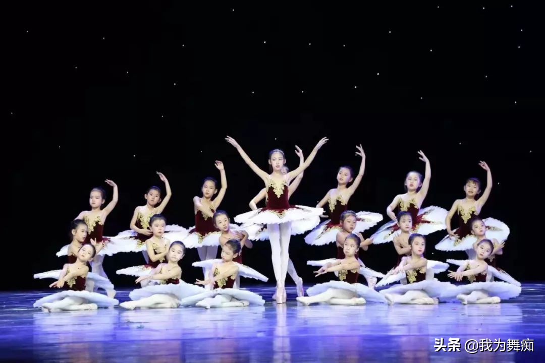 祝贺美若舞蹈小天使获阳光灿灿花儿朵朵金奖，荣誉是成绩的见证