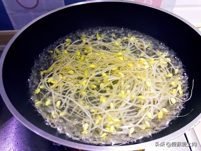 怎么让水煮鱼片更滑嫩不容易碎,为什么别人煮的水煮鱼片这么嫩滑