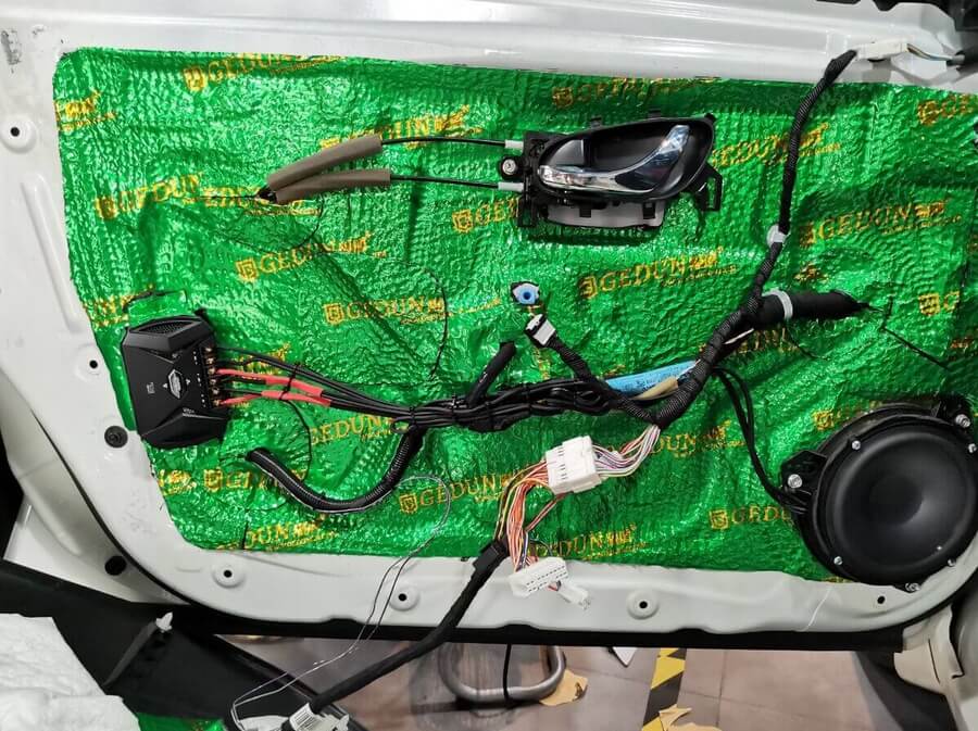 日产蓝鸟改喇叭,蓝鸟无损改装低音炮