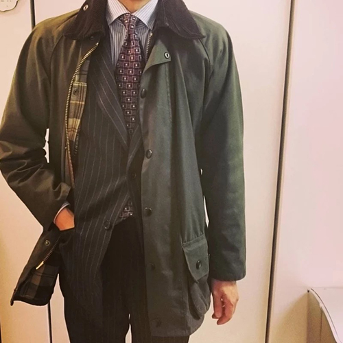 涓婅嚦甯濈帇灏嗙浉涓嬭嚦骞虫皯鐧惧,鑻卞浗鐨囧鍝佺墝barbour