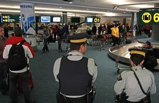 海外华人回国过年带什么,年关将至出门要注意安全