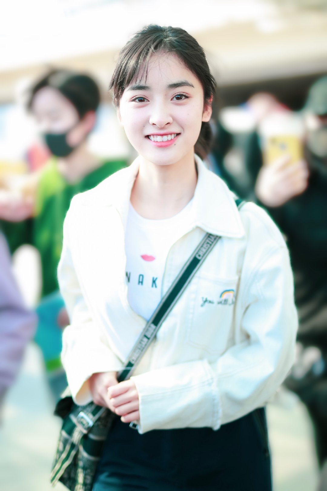 沈月换装秀,沈月扎双马尾的照片