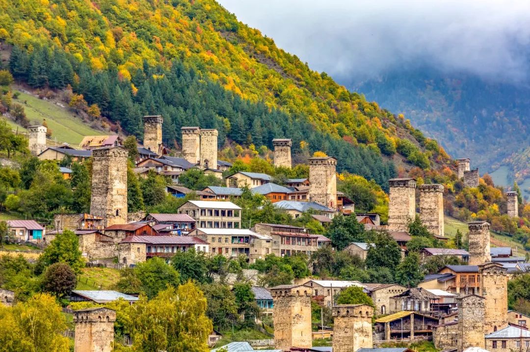 月薪三千最值得去的三个国家,月薪3000亚洲最便宜的8个国家