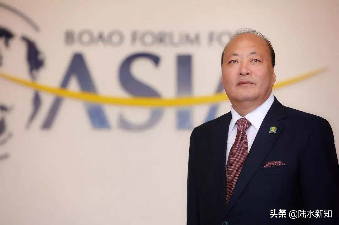 曾花上亿搞阅兵，如今10亿豪宅被拆，天津首富怎么了？