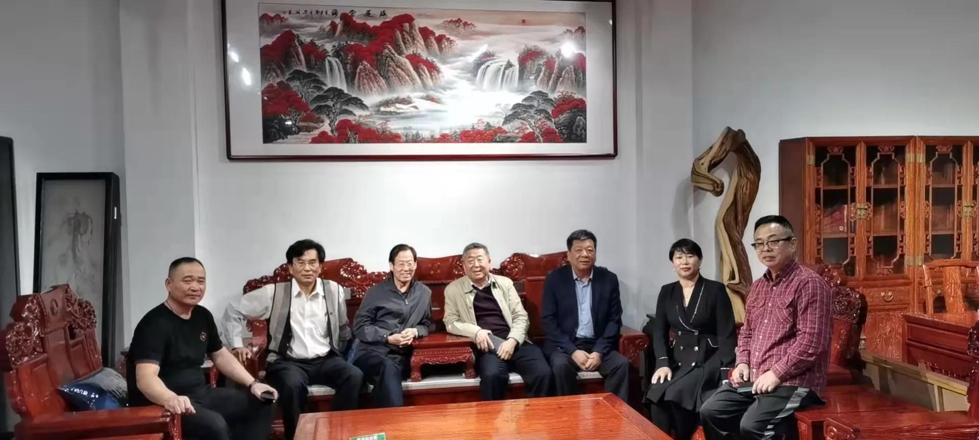 娼嶅潑鎸畤绾㈡湪,娼嶅潑浼楅┌浼佷笟瀹朵勘涔愰儴